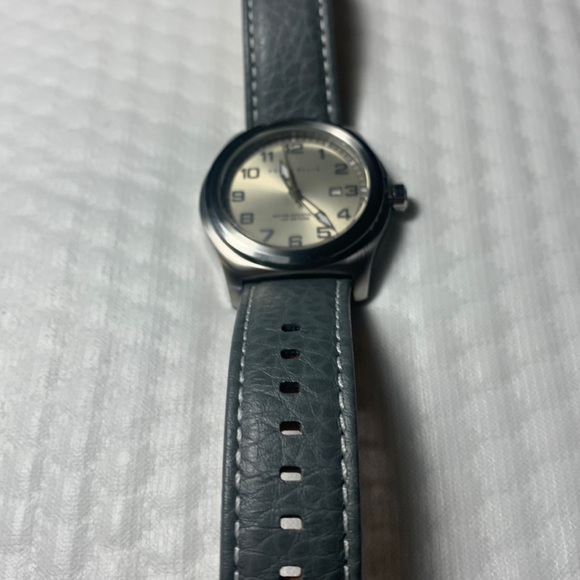 Perry Ellis Men’s Elegant Watch. Silver - With Date - Picture 8 of 8